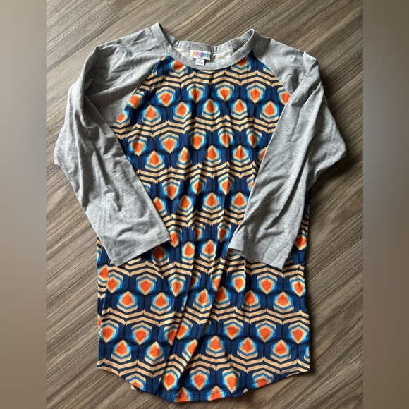 LuLaRoe Colorful Geometric Raglan Top - Picture 3 of 4